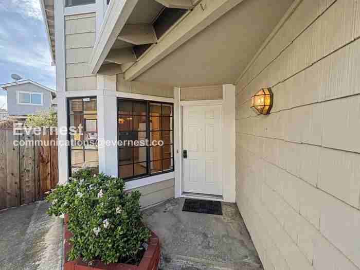 4764 Woodduck Cmn - Photo 2 of 34