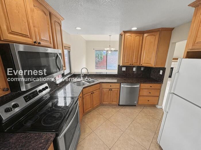 4764 Woodduck Cmn - Photo 5 of 34