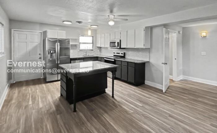 3992 Arbor Place Ln - Photo 3 of 18