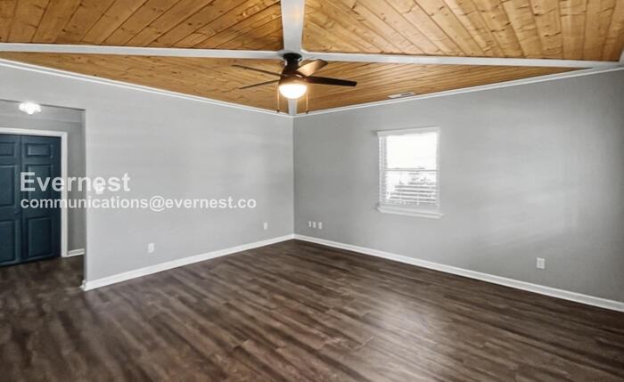 5501 Saint Elmo Ave - Photo 4 of 21