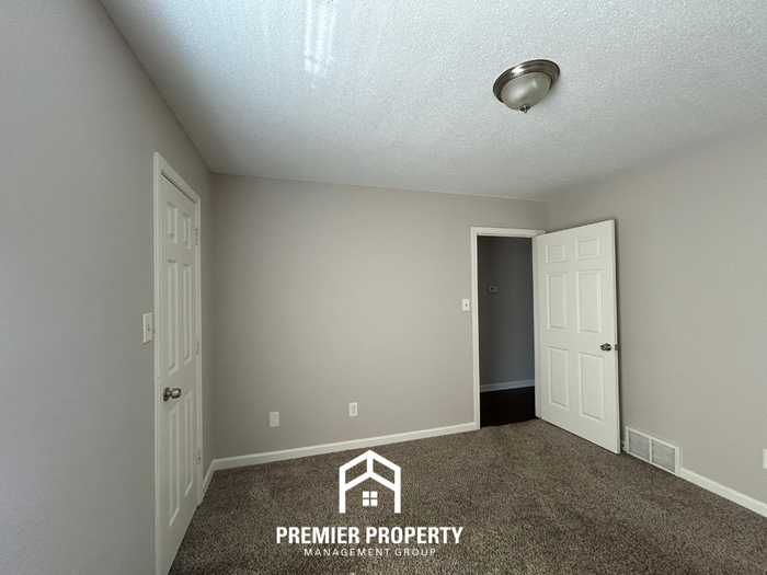 4566 Kings Grant Dr - Photo 7 of 12