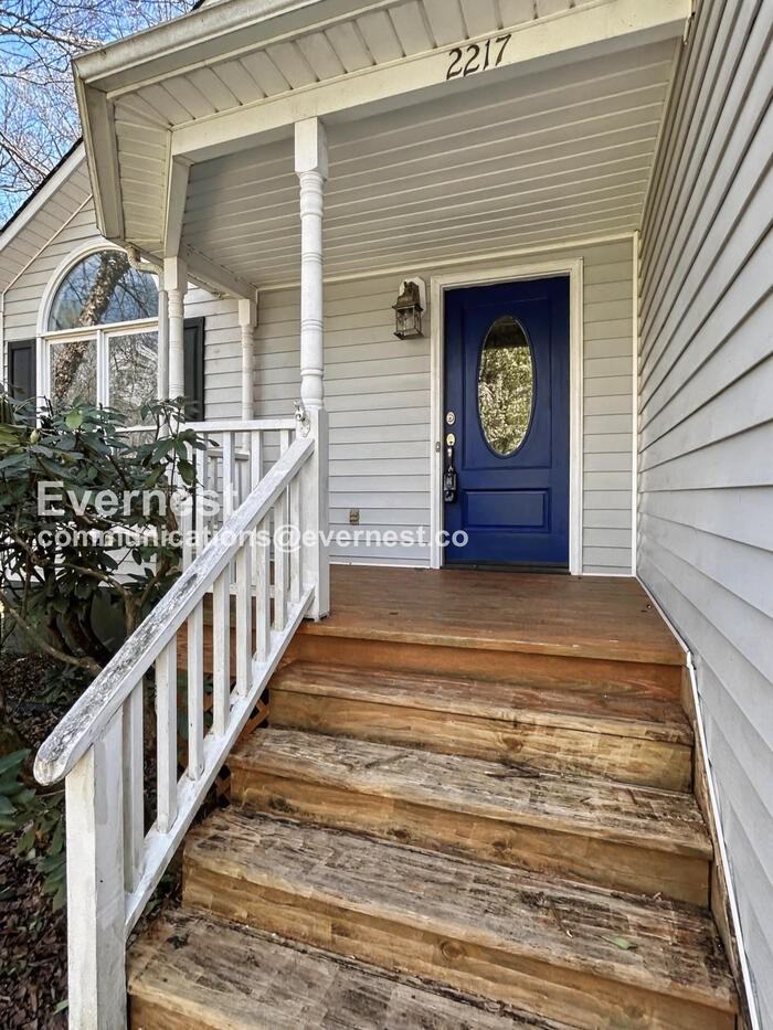 2217 Briar Glen Rd - Photo 2 of 23