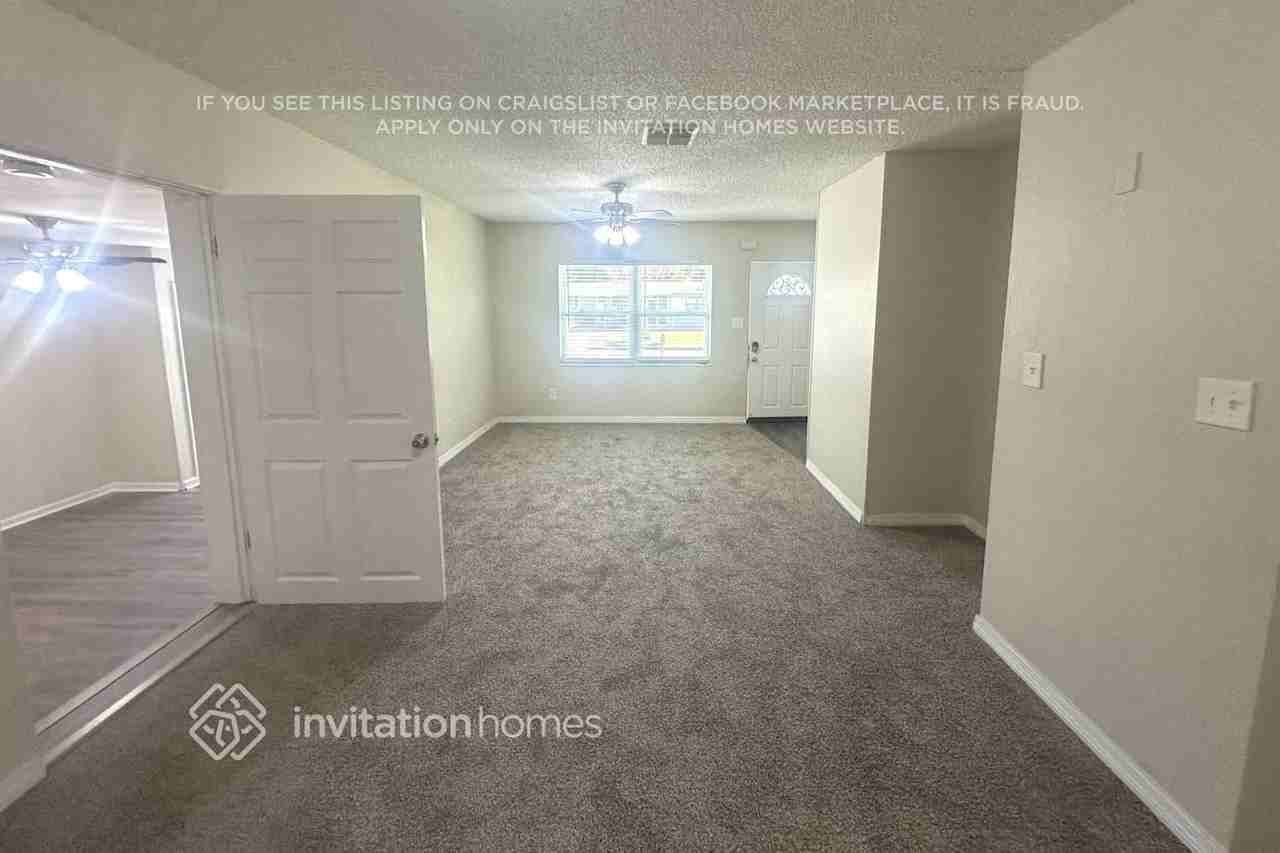 3631 Arch St - Photo 3 of 22