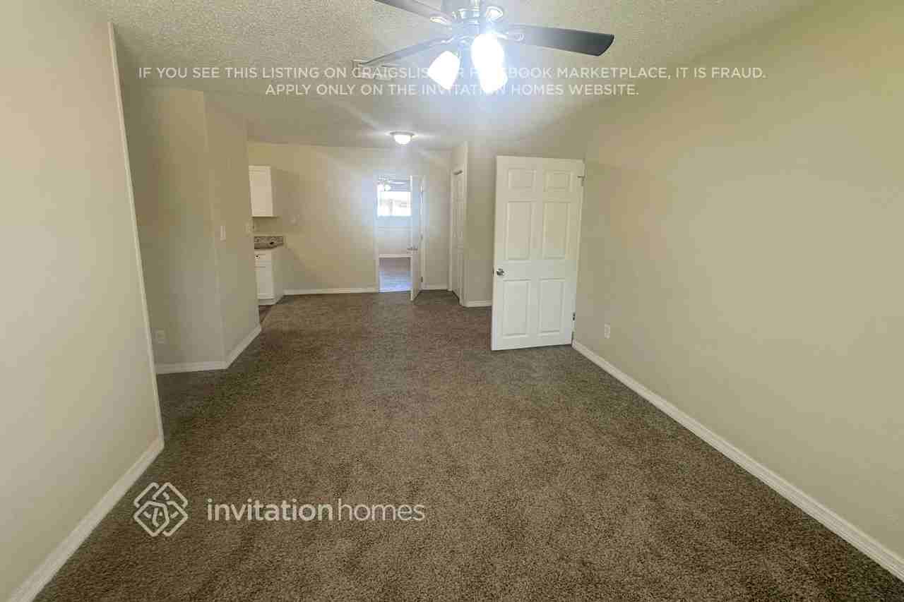 3631 Arch St - Photo 4 of 22