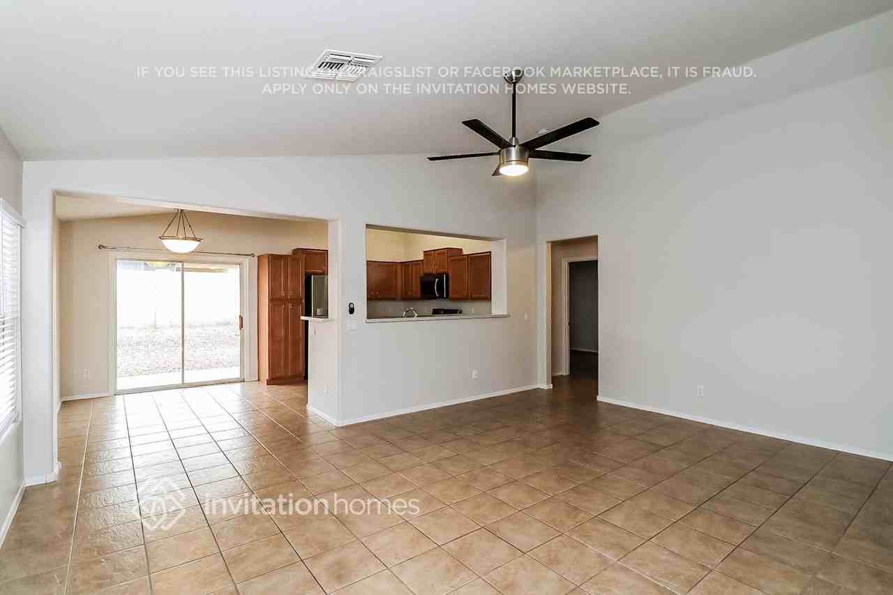 11538 W Palo Verde Ave - Photo 3 of 16