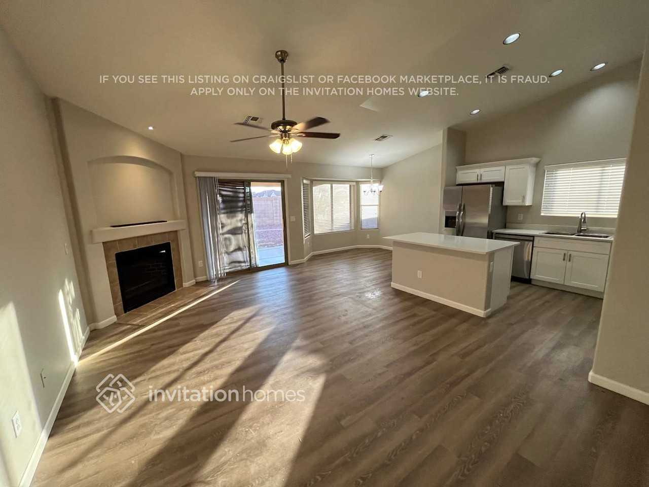 16063 W Saguaro Ln - Photo 4 of 16