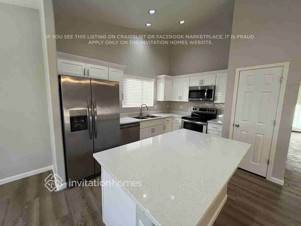 16063 W Saguaro Ln - Photo 5 of 16