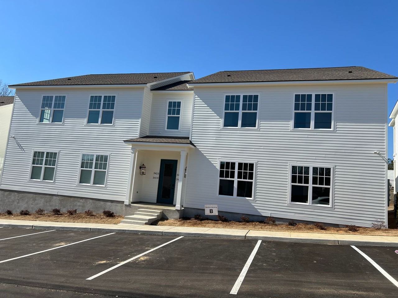 3417 3417 Southern Way - Photo 2 of 7
