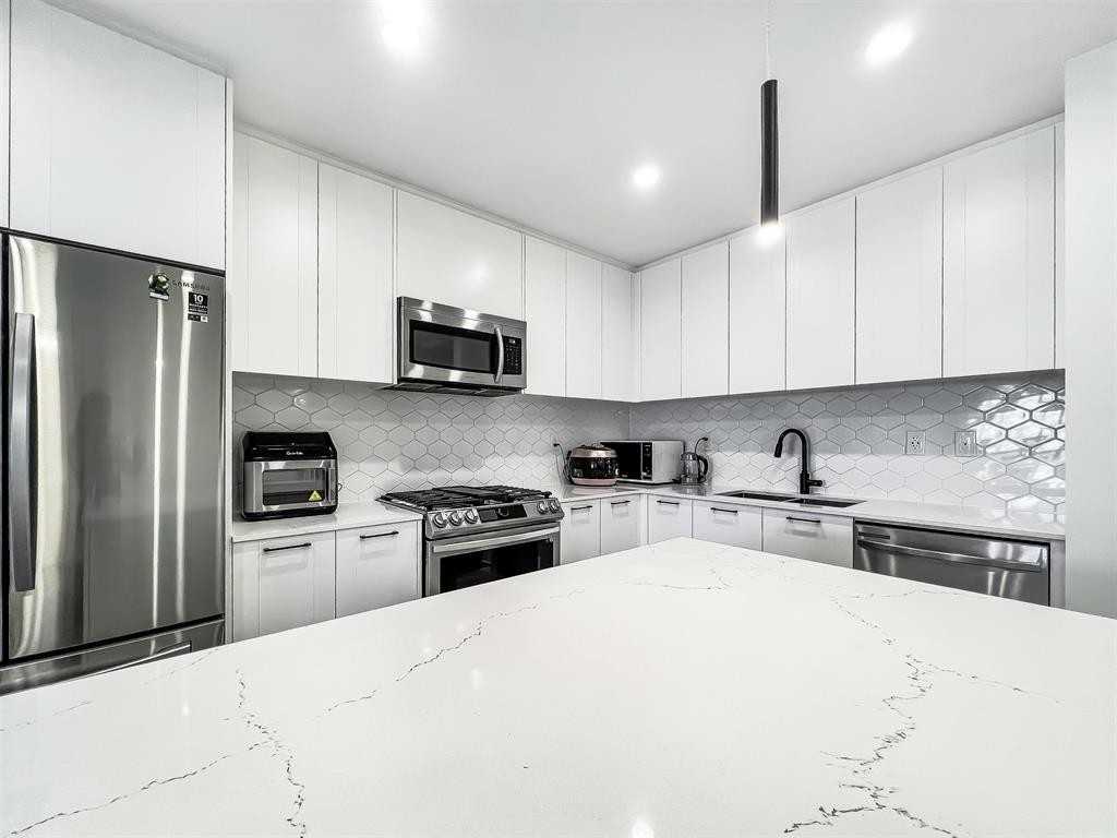 8327 201 Street - Photo 3 of 20