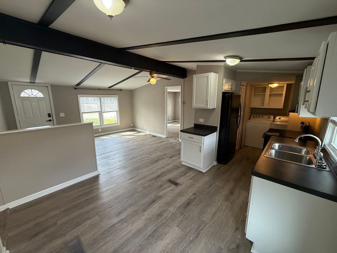 5613 Arapaho Trl - Photo 7 of 21