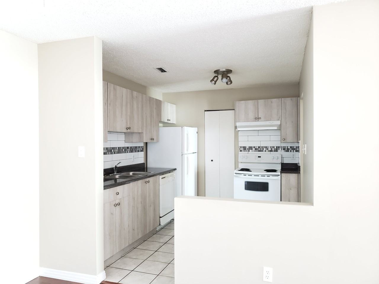 The Maples - Photo 6 of 10
