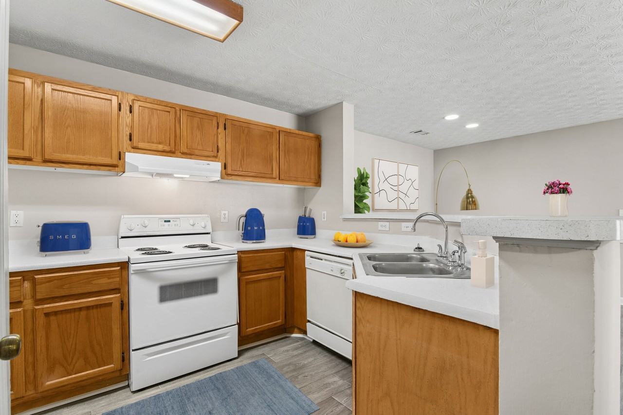 Lealand Place - Photo 2 of 32