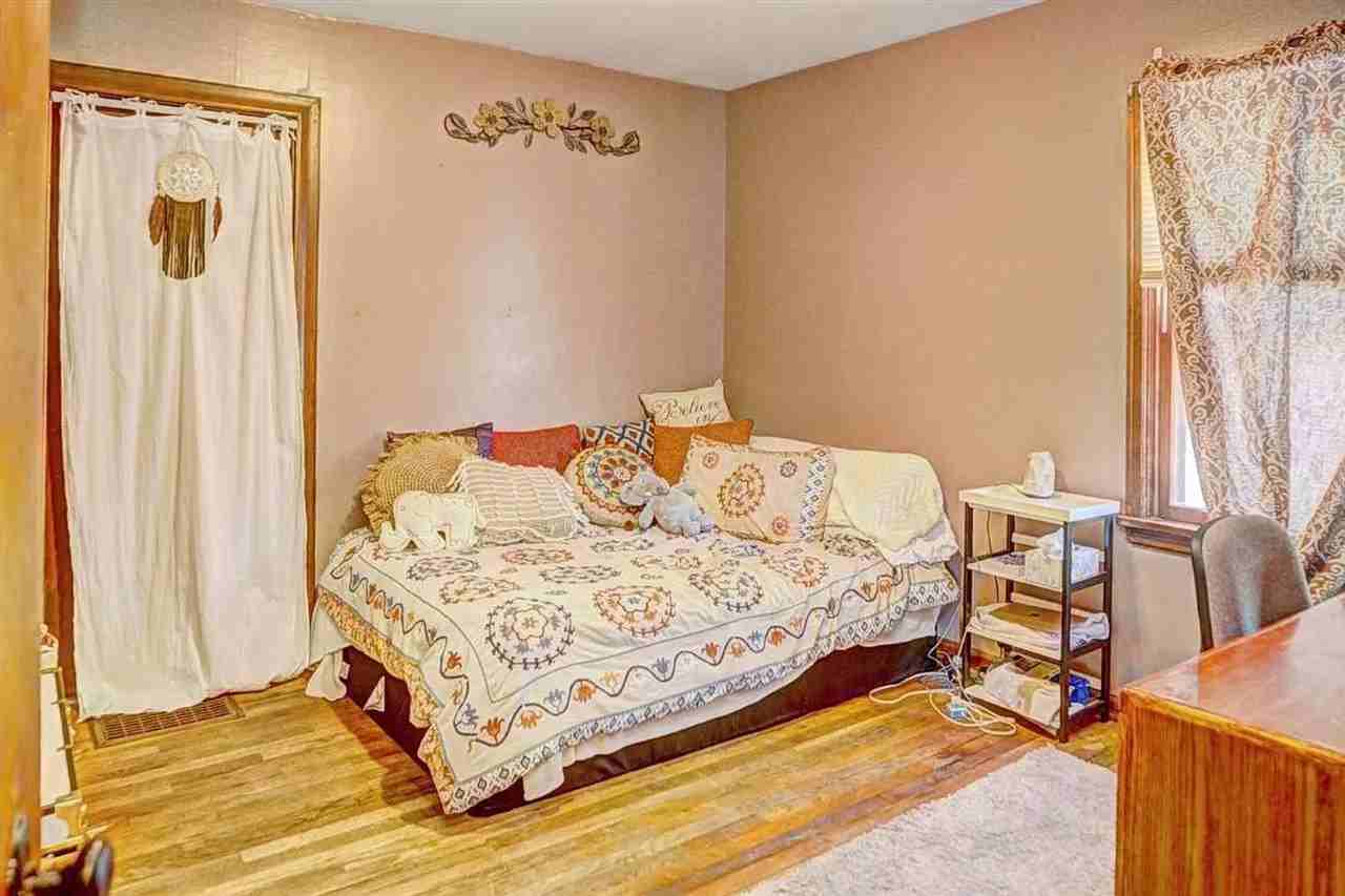 425 N 17th St - Photo 2 of 20