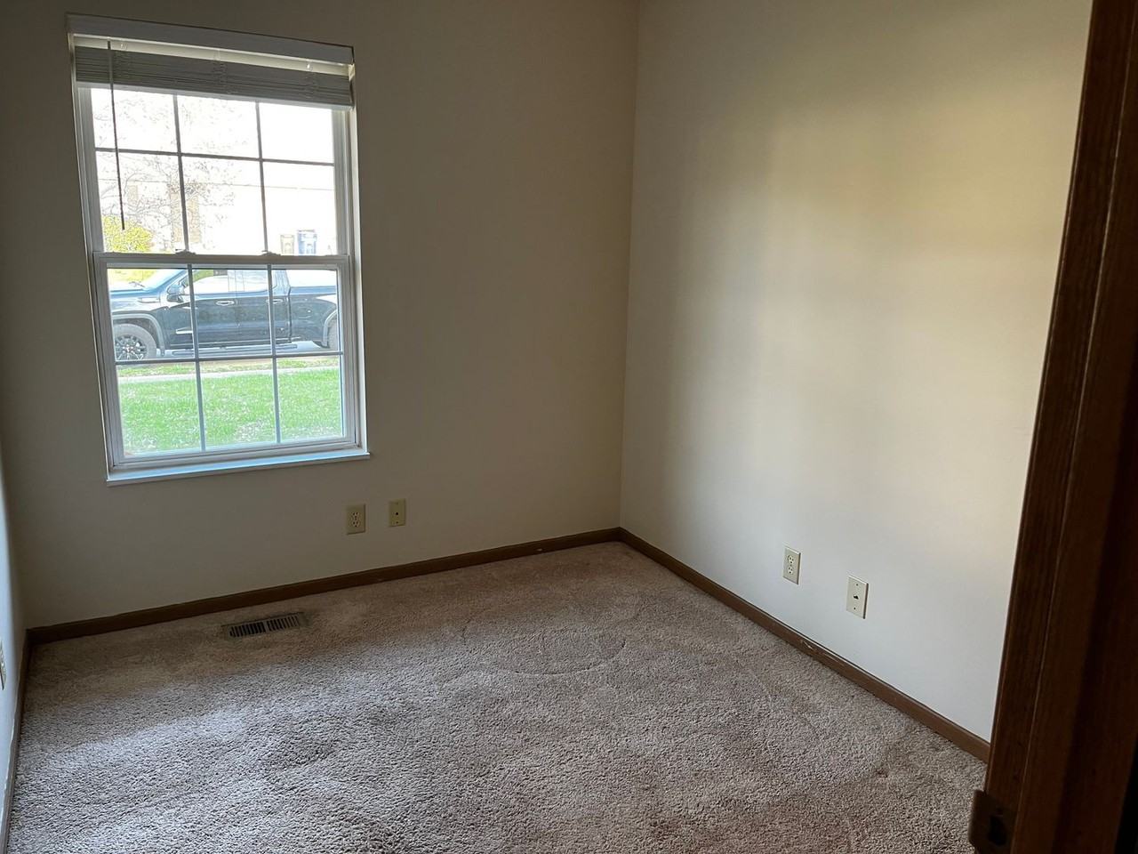 5112 Shenandoah Ave - Photo 7 of 9