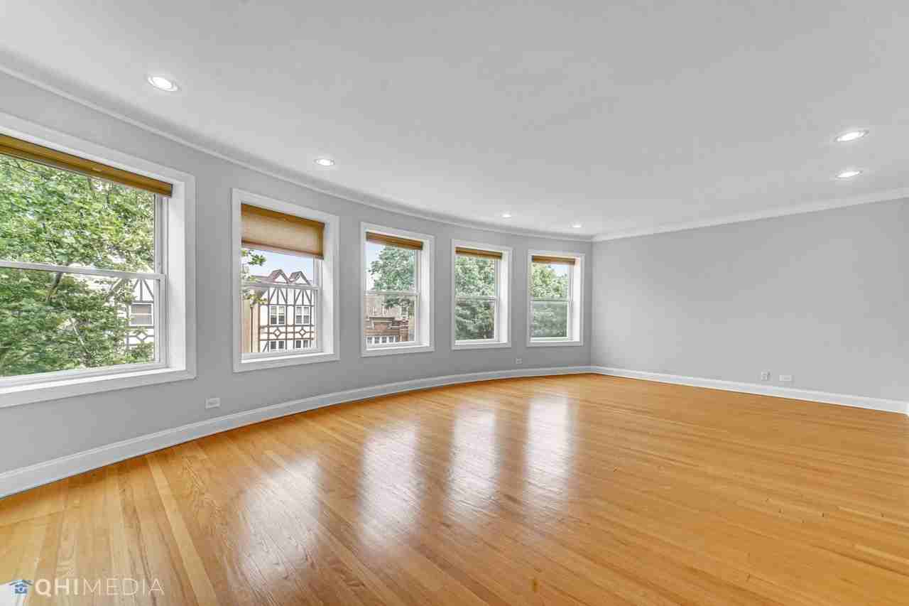 6144 N Washtenaw Ave - Photo 4 of 19