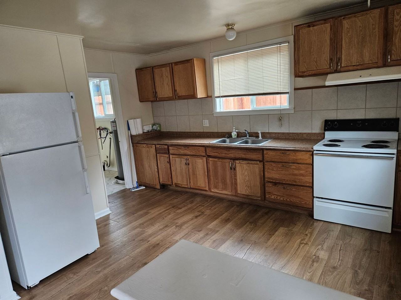 14531 Emory Ave - Photo 3 of 13