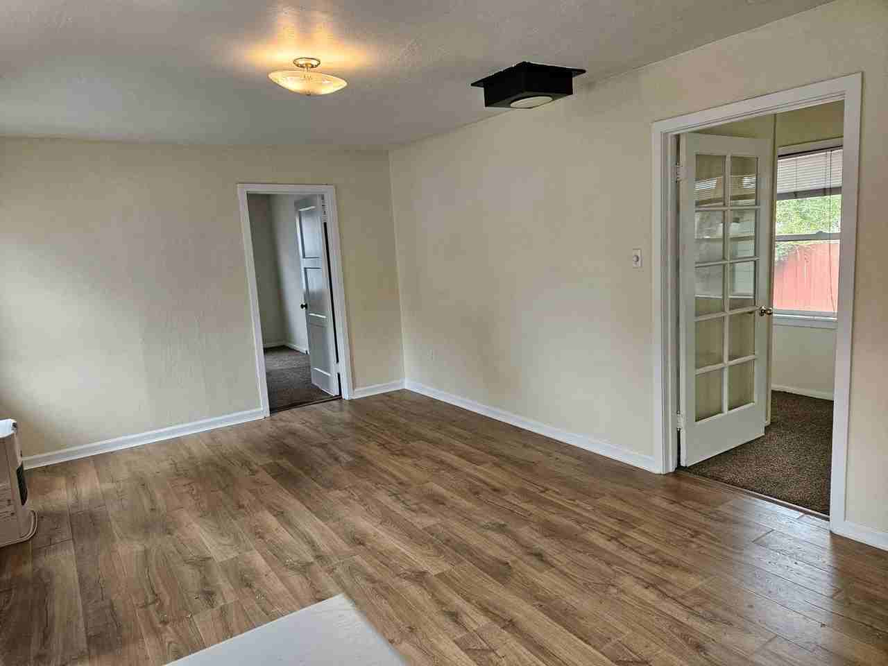 14531 Emory Ave - Photo 5 of 13