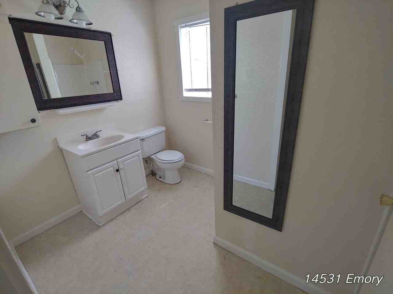 14531 Emory Ave - Photo 7 of 13