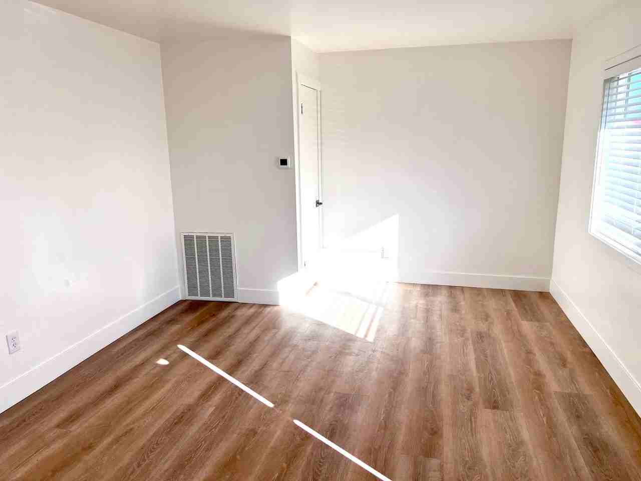 847 13th St - Photo 3 of 14