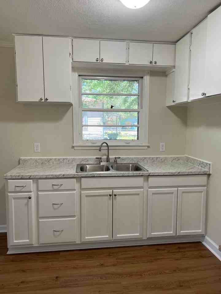 706 W Gordon St - Photo 3 of 14