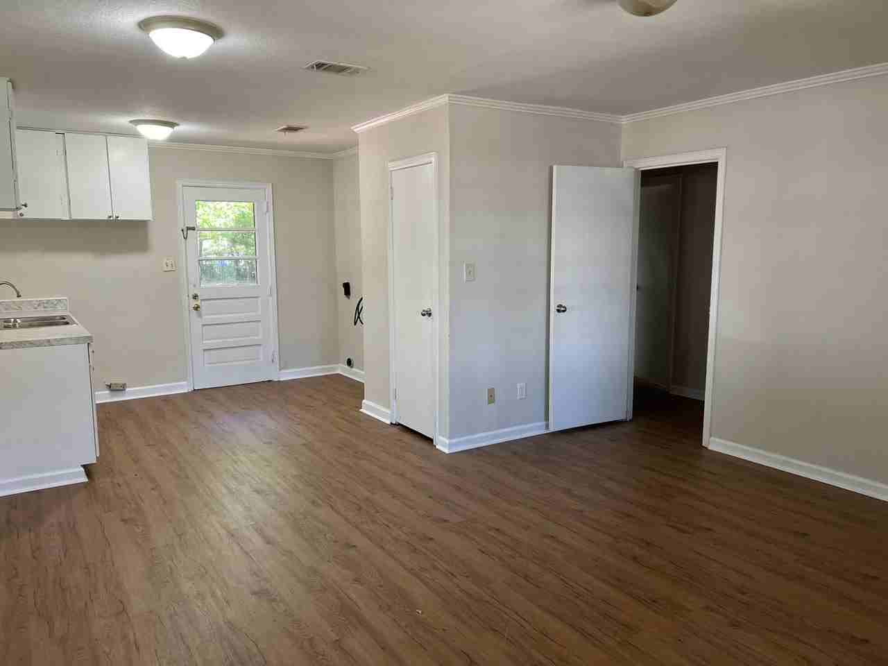 706 W Gordon St - Photo 4 of 14