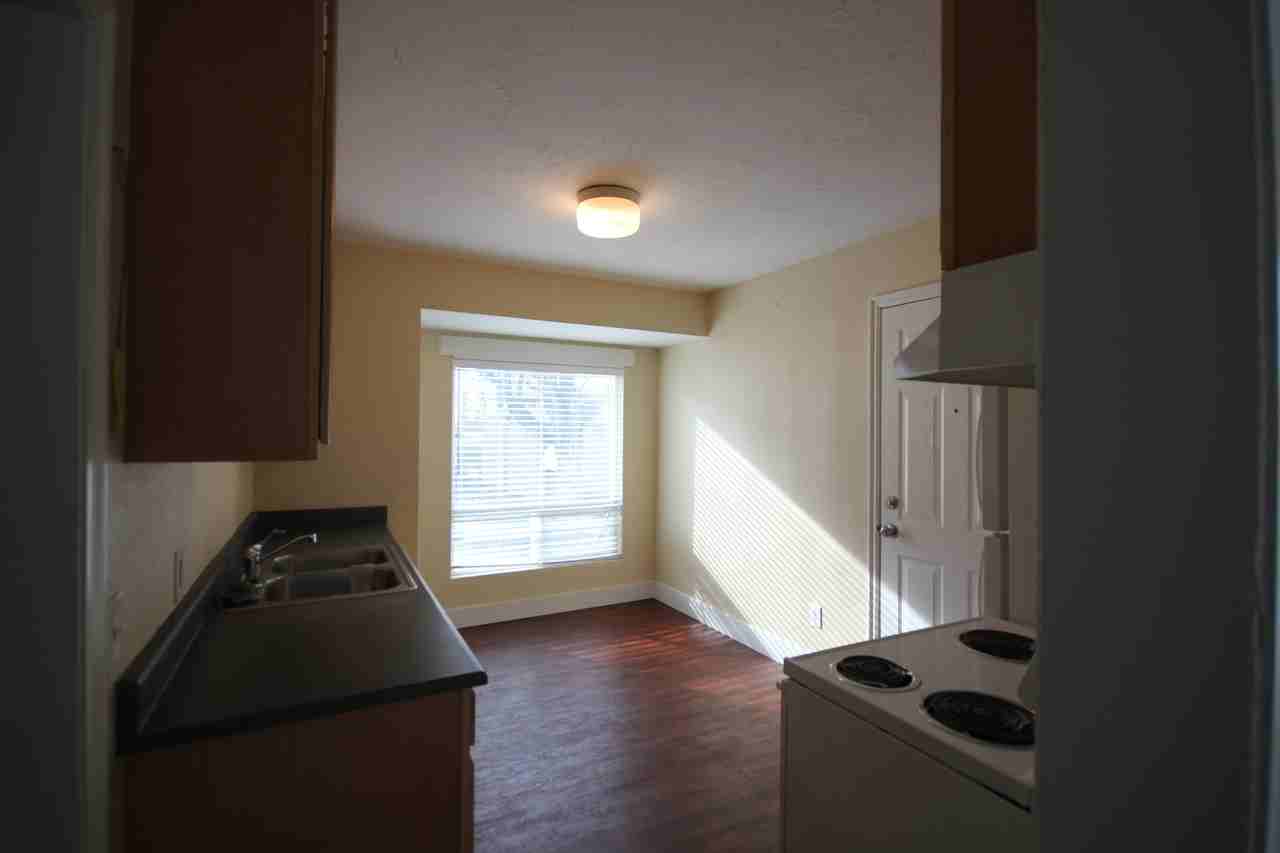 461 W 700 N - Photo 3 of 30