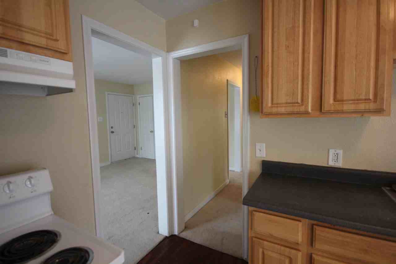 461 W 700 N - Photo 5 of 30