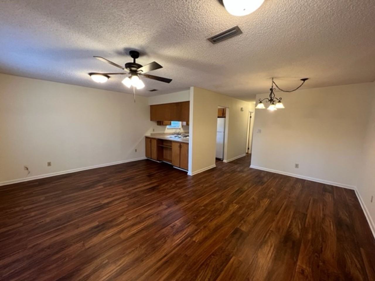 2 Westbrook Cir Apt B - Photo 2 of 12