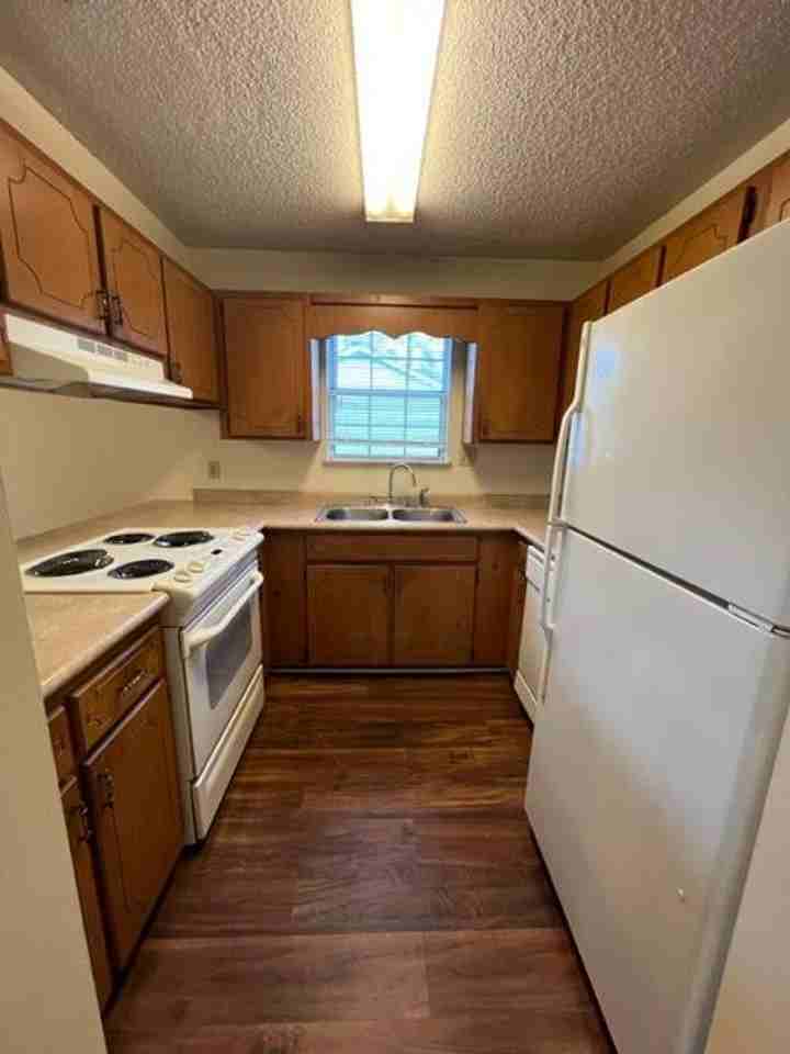 2 Westbrook Cir Apt B - Photo 5 of 12