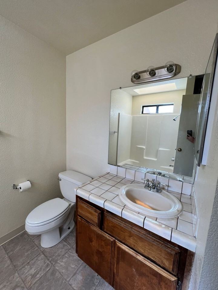 21630 Brook Dr #J - Photo 4 of 9