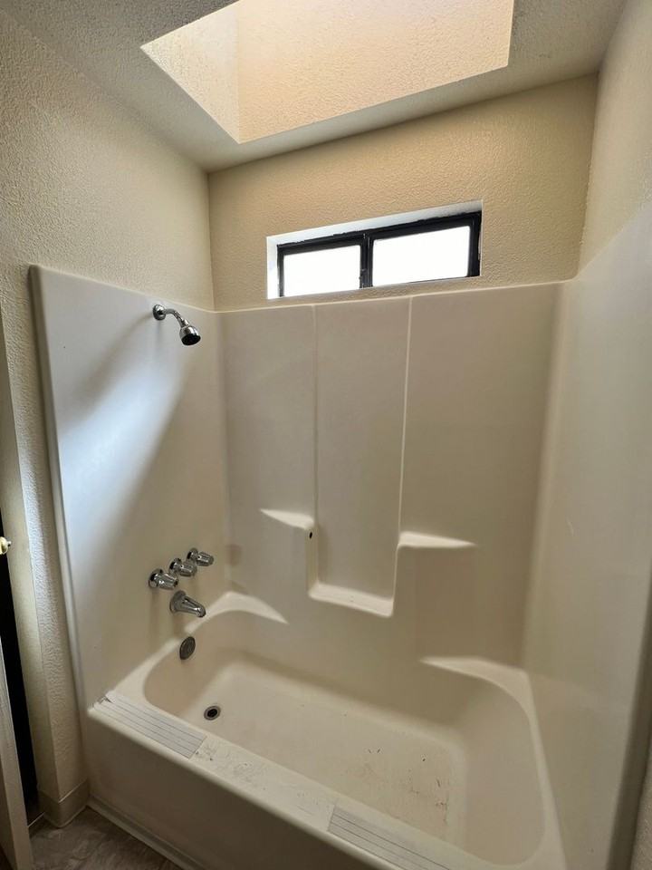 21630 Brook Dr #J - Photo 5 of 9