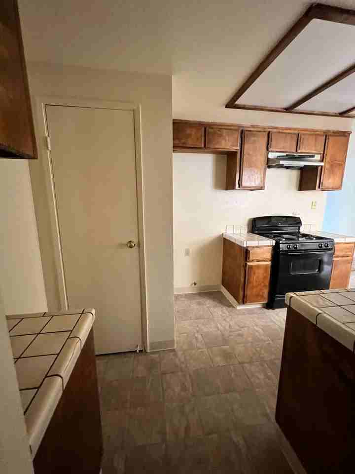 21630 Brook Dr #J - Photo 7 of 9