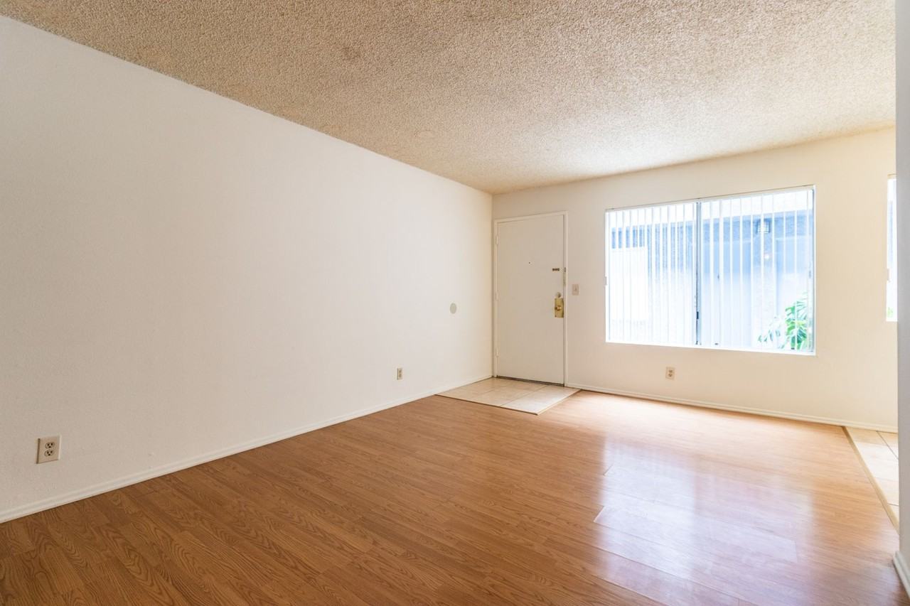 CAMARILLO10845 - Photo 4 of 49