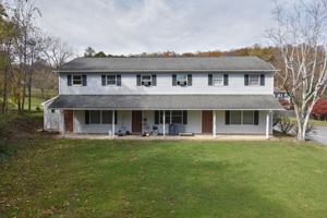 featured image of 901 W 4th St