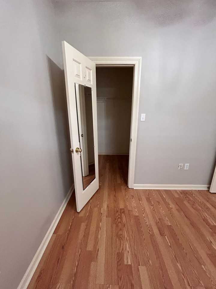 5555 Ducros Dr - Photo 6 of 18