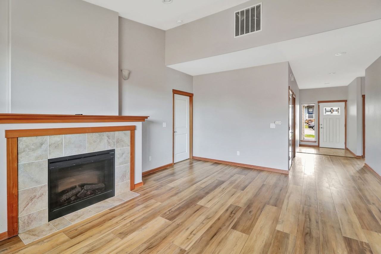 1610 Sw Carnegie St - Photo 2 of 15