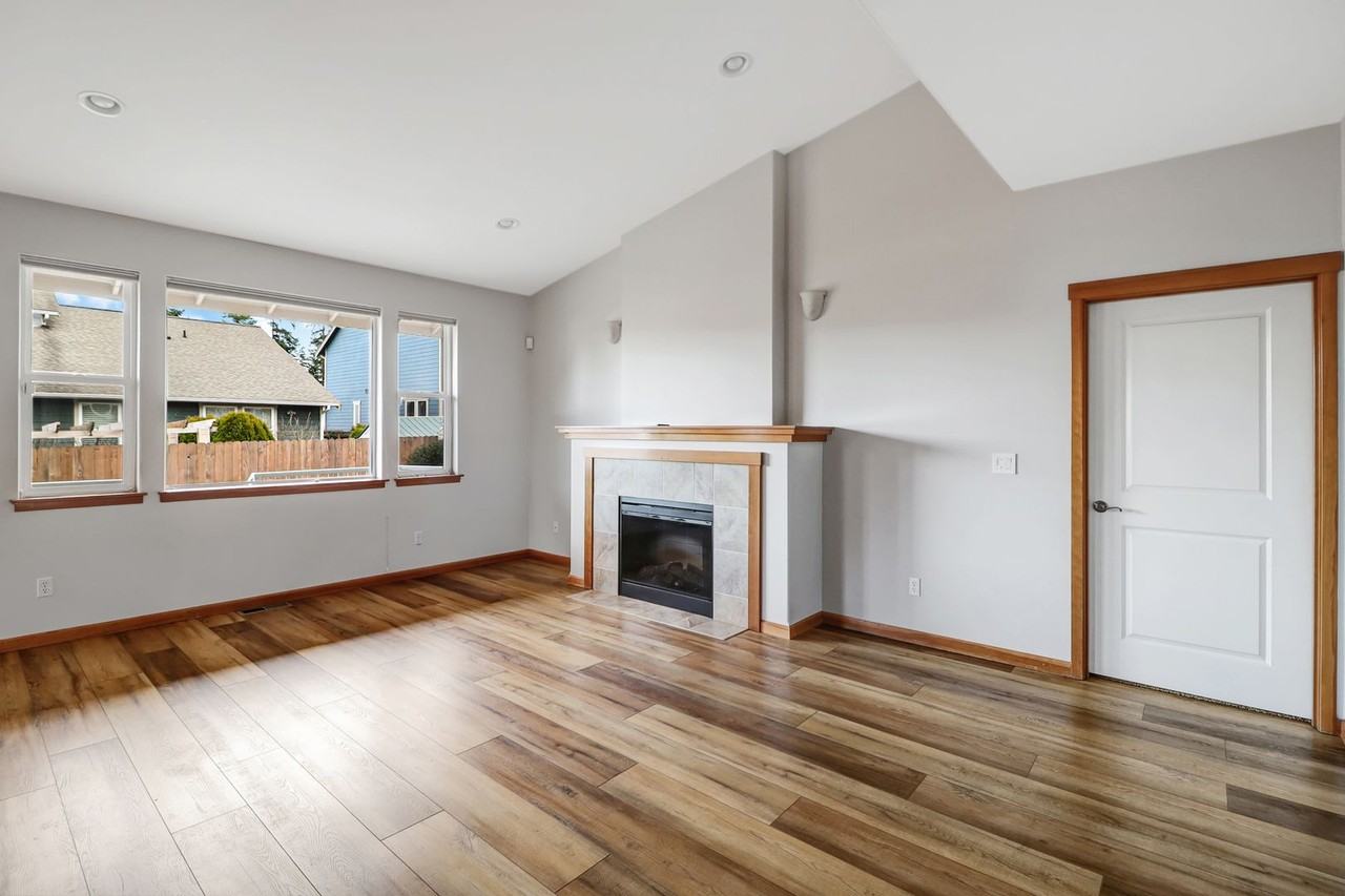 1610 Sw Carnegie St - Photo 3 of 15