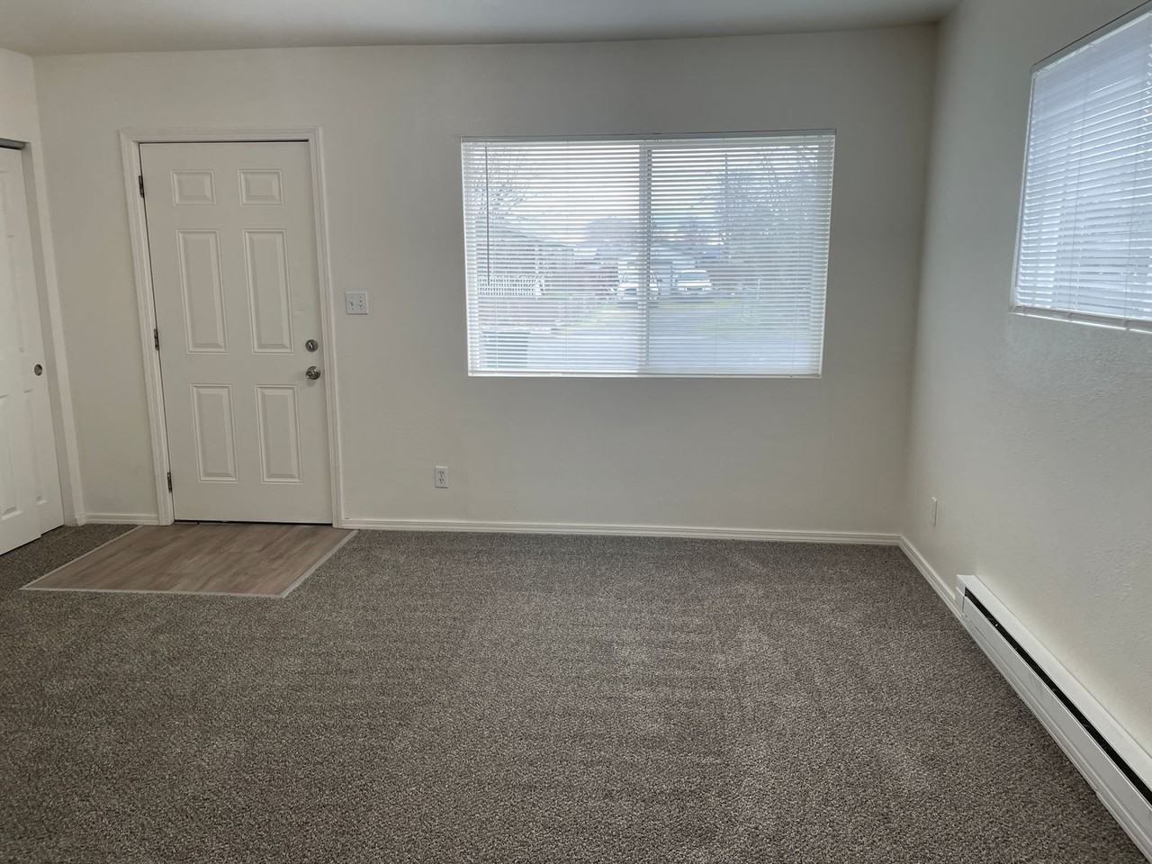 713 S Woodberry St - Photo 3 of 8