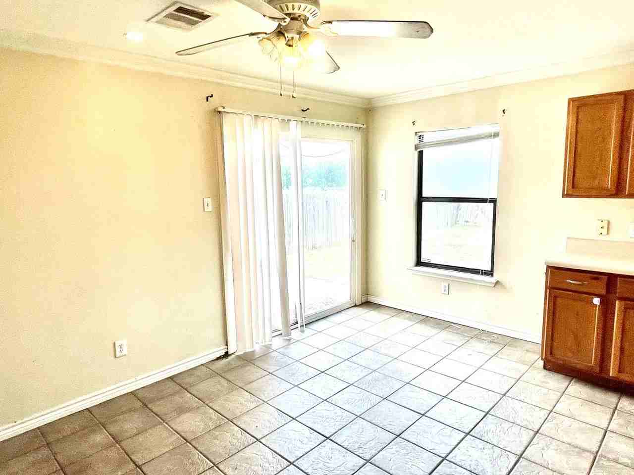 13229 Coomes Dr - Photo 6 of 9