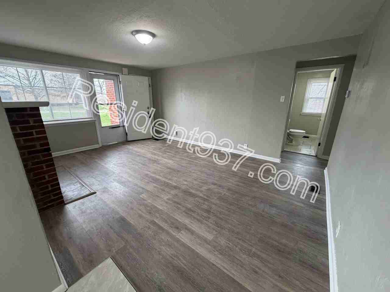 439 W Funderburg Rd - Photo 3 of 14