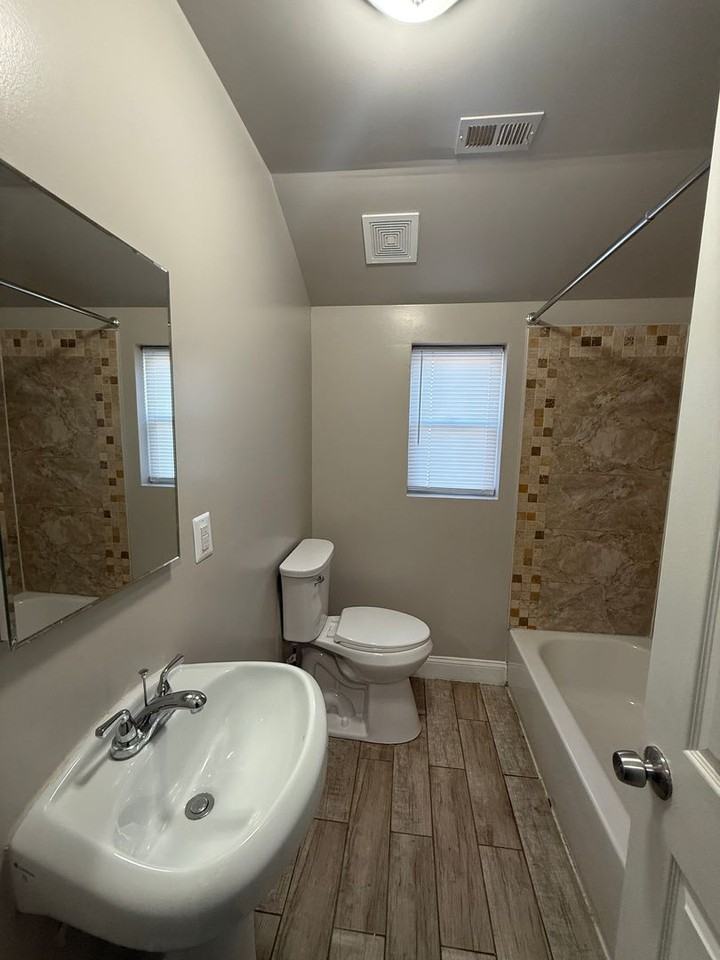 312 Burbank St Se - Photo 5 of 12