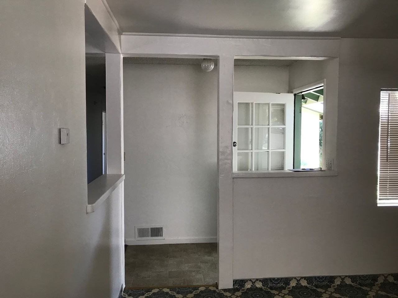 596 Couper Dr - Photo 3 of 11