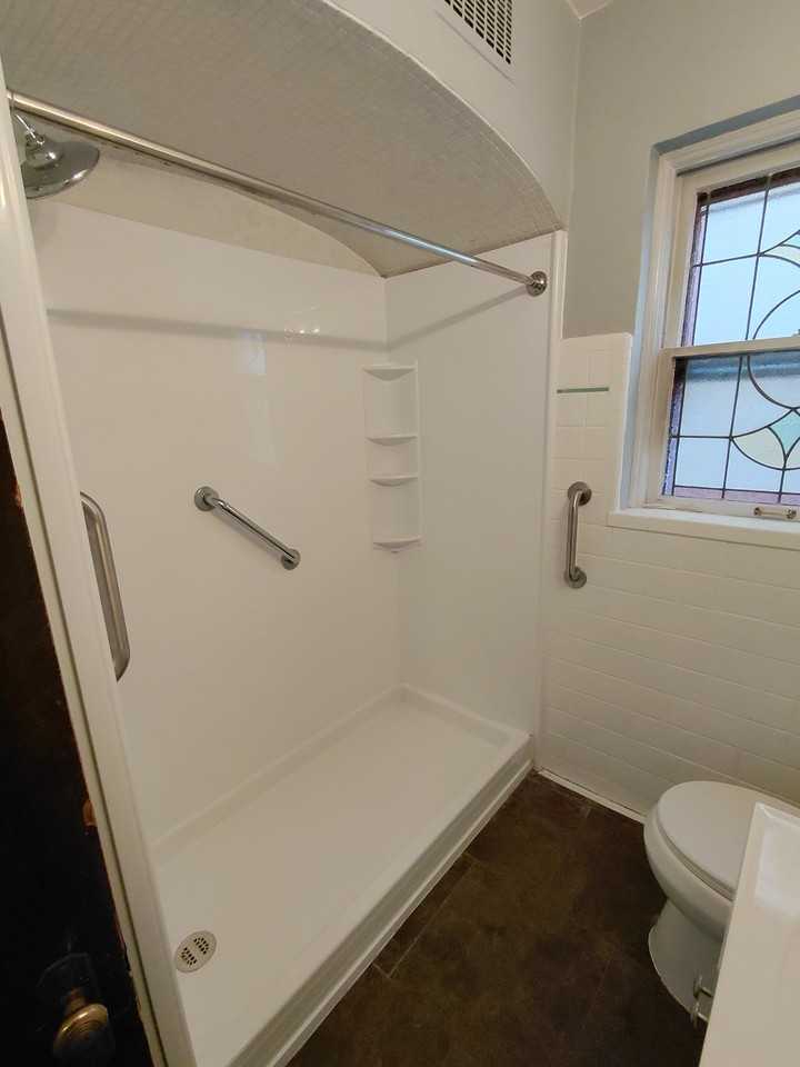 6637 Devonshire Ave #1F - Photo 7 of 11