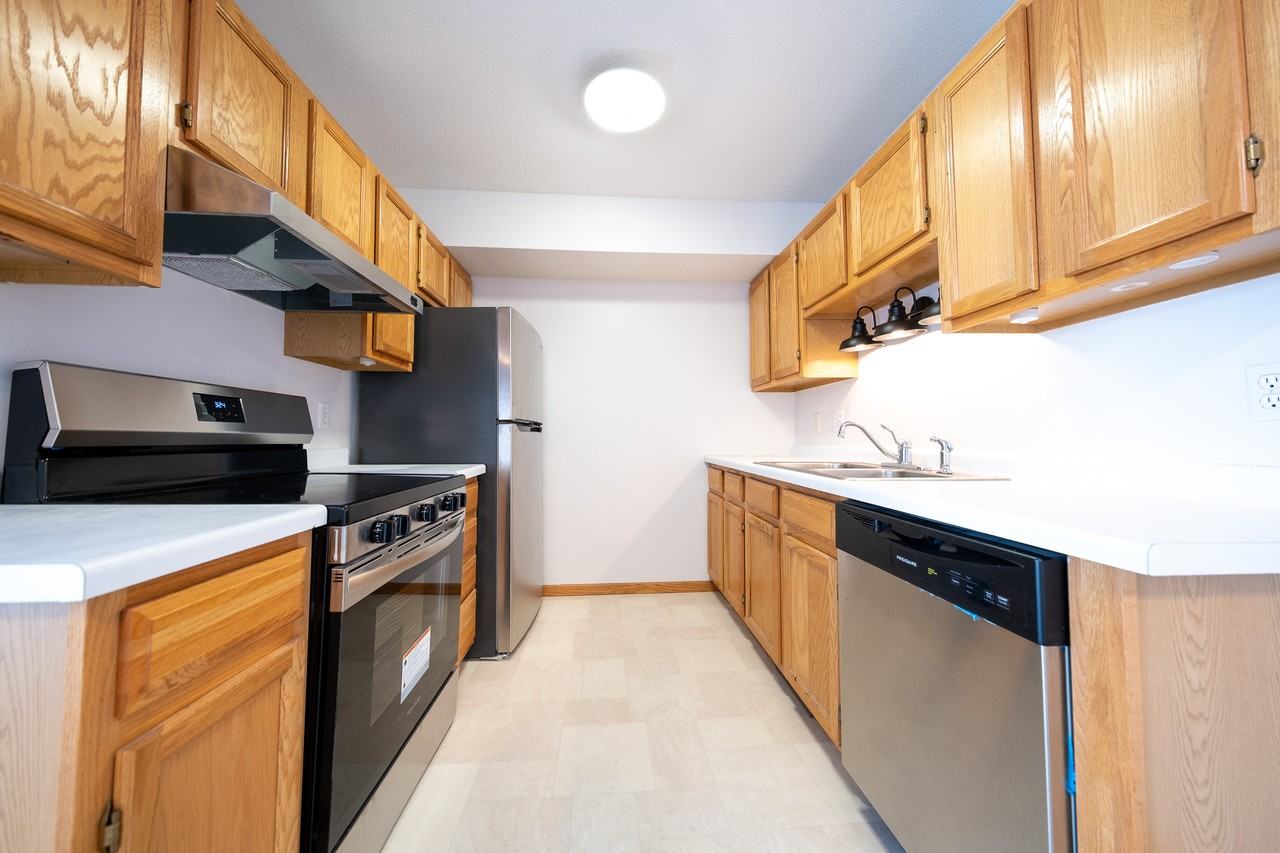 634 Mcintosh Ct #1 - Photo 5 of 24