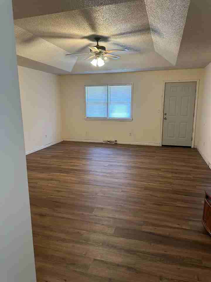 3356 W Camelot St - Photo 2 of 13