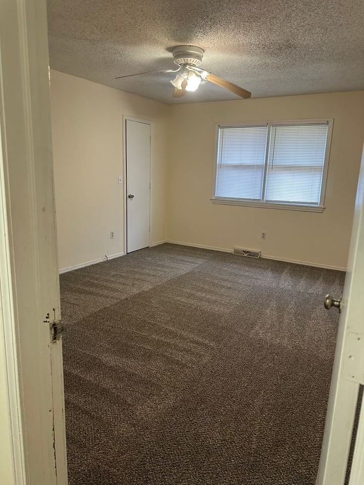 3356 W Camelot St - Photo 6 of 13