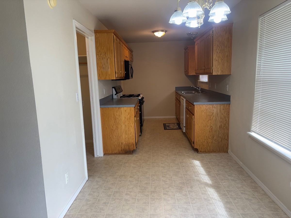 2310 S Hickory St #1 - Photo 2 of 23