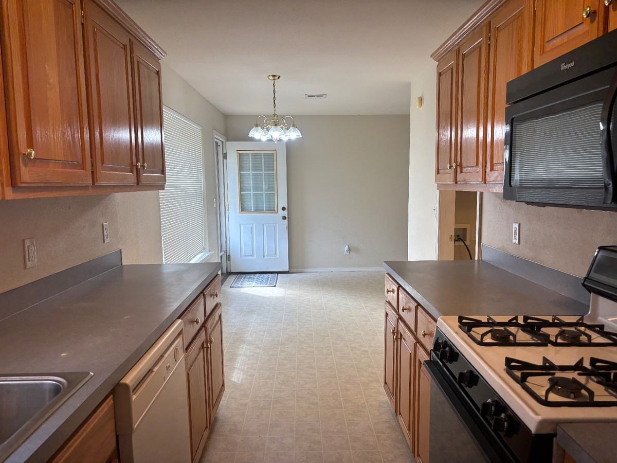 2310 S Hickory St #1 - Photo 5 of 23