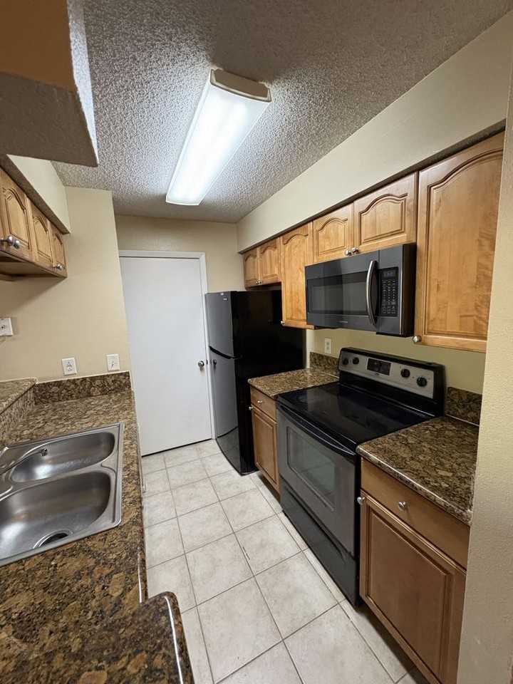 249 Afton Sq #307 - Photo 4 of 14