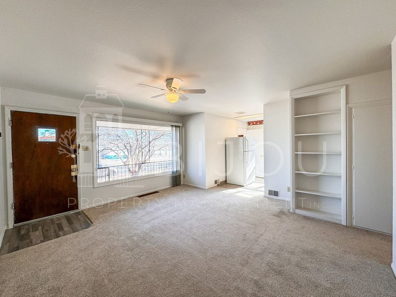 618 Prospect Lake Dr - Photo 2 of 19